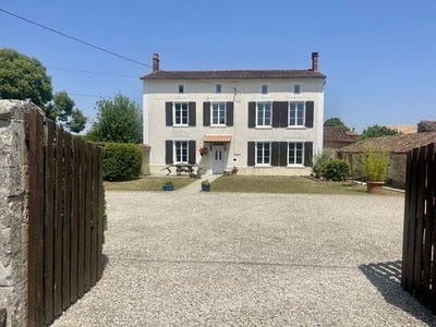 /international/fr/loubille-charente-310107447429/