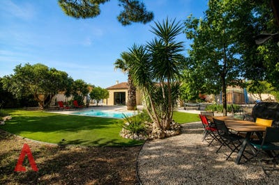 /international/fr/caux-languedoc-roussillon-310108526171/