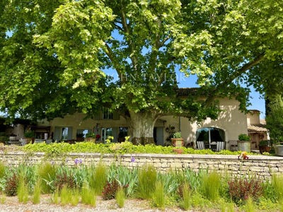/international/fr/l-isle-sur-la-sorgue-provence-alpes-cote-d-azur-310105538623/