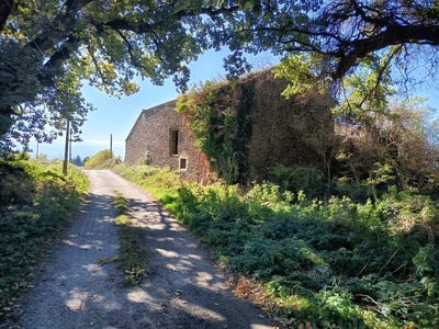 /international/fr/la-tourette-cabardes-languedoc-roussillon-310107559862/