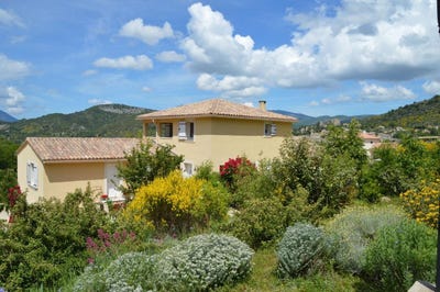 /international/fr/montbrun-les-bains-rhone-310109096936/