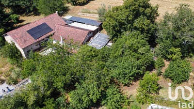/international/fr/champagnac-la-riviere-limousin-310100884569/?lang=en