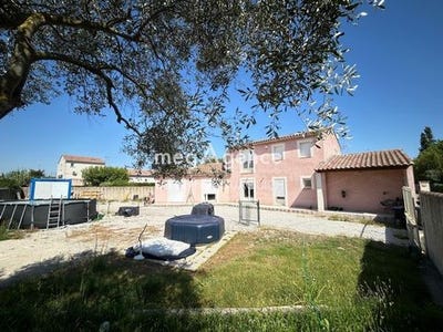 /international/fr/tarascon-provence-alpes-cote-d-azur-310108973183/