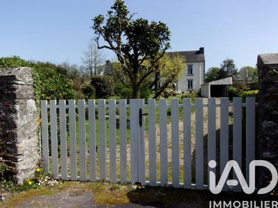 /international/fr/locmaria-berrien-brittany-310108894653/