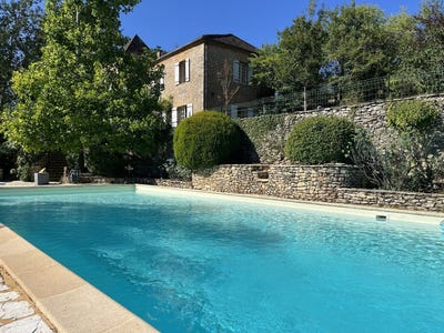 /international/fr/saint-cyprien-aquitaine-310110075143/