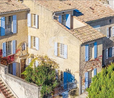 /international/fr/sainte-cecile-les-vignes-provence-alpes-cote-d-azur-310109941775/