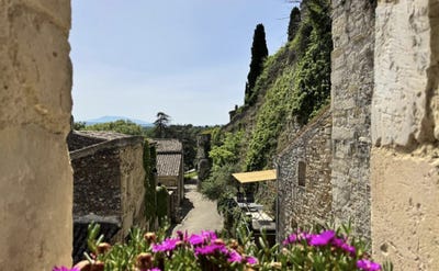 /international/fr/grignan-rhone-310108972855/?lang=th