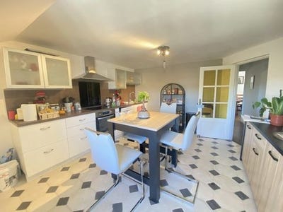 /international/fr/uzerche-limousin-310100640837/