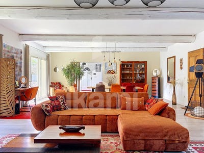 /international/fr/laudun-l-ardoise-languedoc-roussillon-310119719121/