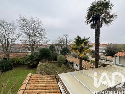 /international/fr/la-rochelle-franche-comte-310104525290/