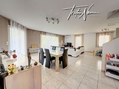 /international/fr/rue-francine-sabate-alenya-languedoc-roussillon-310100497017/?lang=zh-tw