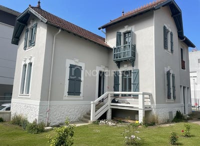 /international/fr/pau-aquitaine-310108265261/