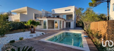 /international/fr/la-grande-motte-centre-val-de-loire-310098868823/