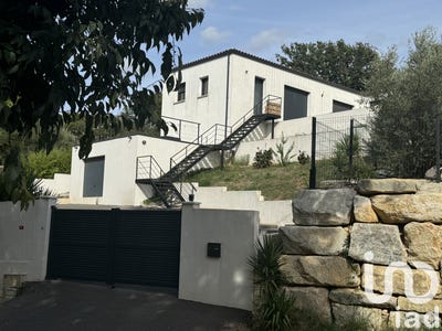 /international/fr/vauvert-languedoc-roussillon-310106575065/