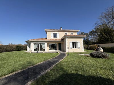 /international/fr/neuville-de-poitou-charente-310098872850/