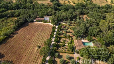 /international/fr/le-cannet-des-maures-provence-alpes-cote-d-azur-310100605365/