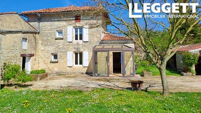 /international/fr/fontaine-chalendray-charente-310107357881/