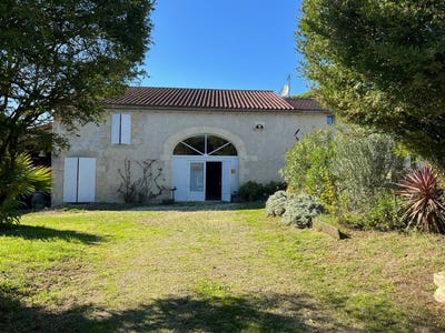 /international/fr/saint-emilion-aquitaine-310107257036/