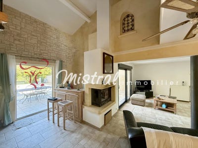 /international/fr/aigues-mortes-languedoc-roussillon-310107708553/