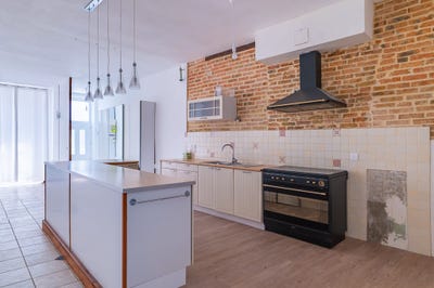 /international/fr/vallon-sur-gee-pays-de-la-loire-310105299425/