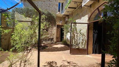 /international/fr/pomerols-languedoc-roussillon-310105994318/
