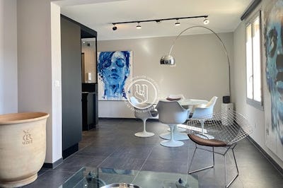 /international/fr/uzes-languedoc-roussillon-310110411806/