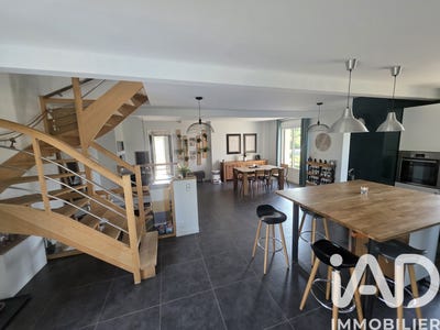 /international/fr/miniac-morvan-brittany-310108307373/