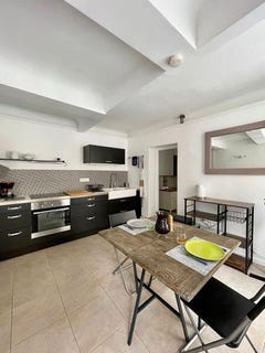 /international/fr/avignon-provence-alpes-cote-d-azur-310108328153/