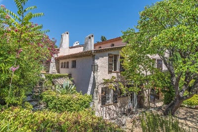 /international/fr/grasse-provence-alpes-cote-d-azur-310120034966/
