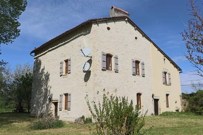 /international/fr/les-pins-charente-310107921737/