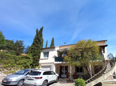 /international/fr/lamalou-les-bains-languedoc-roussillon-310107888621/