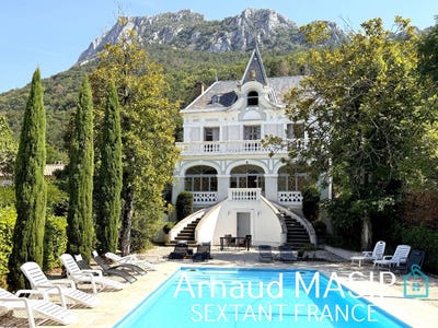 /international/fr/lapradelle-puilaurens-languedoc-roussillon-310108870648/