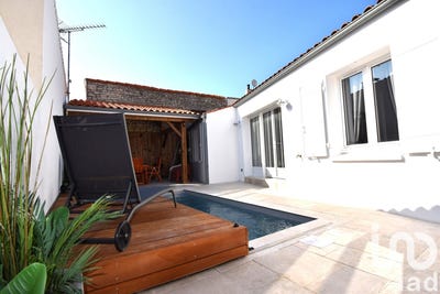 /international/fr/saint-pierre-d-oleron-charente-310101469236/?lang=en