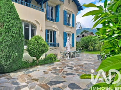 /international/fr/bagneres-de-luchon-midi-pyrenees-310108003567/