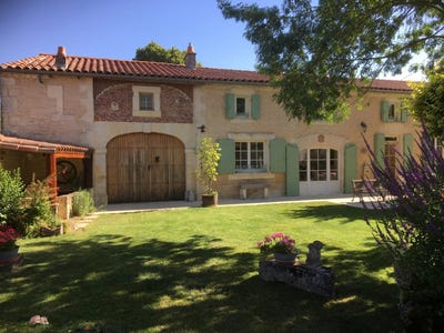 /international/fr/aumagne-charente-310098874727/