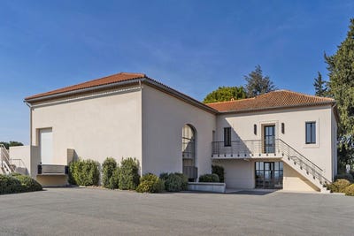 /international/fr/chateauneuf-du-pape-hh-15439768-chateauneuf-du-pape-provence-alpes-cote-d-azur-310102669326/