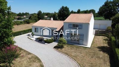 /international/fr/chateau-guibert-pays-de-la-loire-310101390877/
