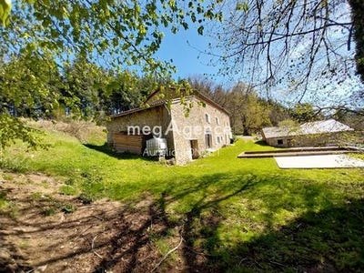 /international/fr/le-vernet-chameane-auvergne-310102263224/