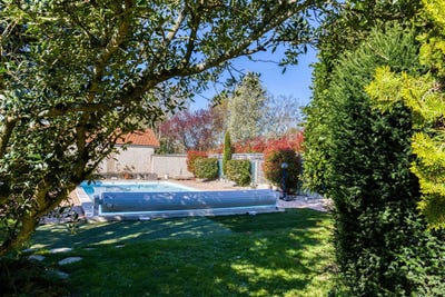 /international/fr/saint-denis-les-bourg-rhone-310108596474/
