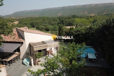 /international/fr/chateauneuf-le-rouge-provence-alpes-cote-d-azur-310100409488/