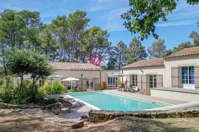 /international/fr/carcassonne-languedoc-roussillon-310103750071/