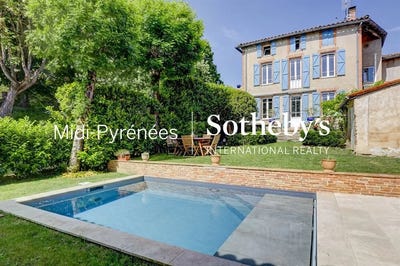 /international/fr/lavaur-midi-pyrenees-310107742944/