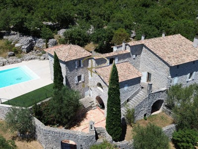 /international/fr/labeaume-rhone-310108792499/