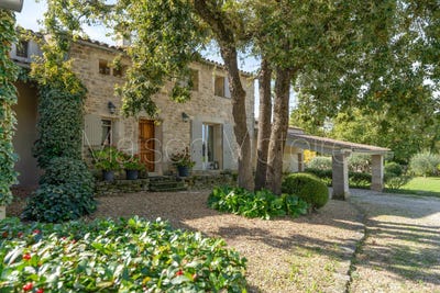 /international/fr/caseneuve-provence-alpes-cote-d-azur-120095659270/