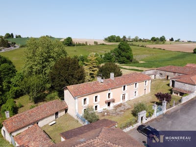 /international/fr/chadurie-charente-310108839012/