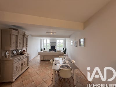 /international/fr/joigny-burgundy-310108863140/