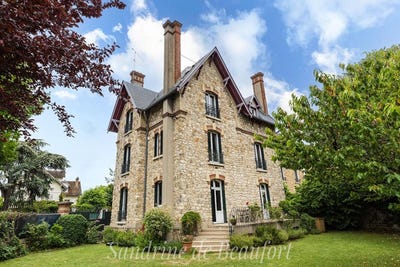 /international/fr/versailles-ile-de-france-310108651187/