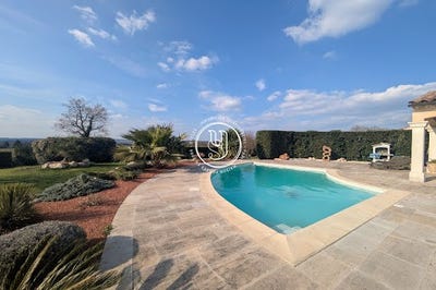/international/fr/uzes-languedoc-roussillon-310100988364/?lang=zh-cn