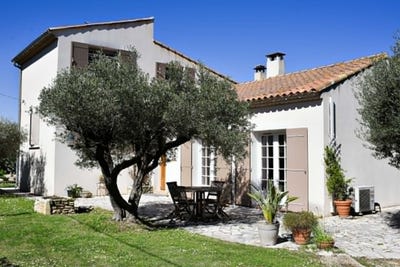 /international/fr/fourques-languedoc-roussillon-310108248434/