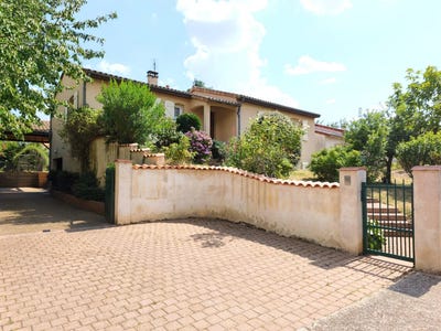 /international/fr/fontaine-le-comte-charente-310108994592/